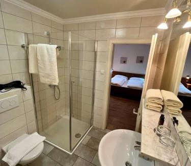 Vipiteno Historic Center Hotel | Hotel Goldenes Kreuz - since 1605