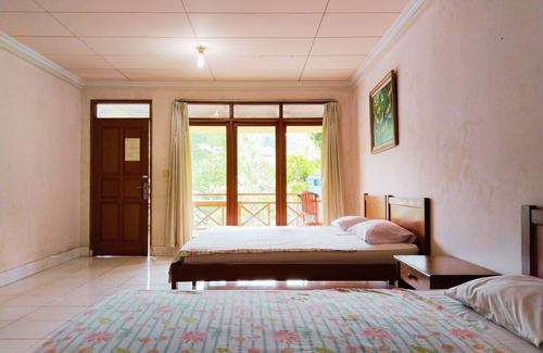 Cisarua Hotel | Hotel Grand Astoeti