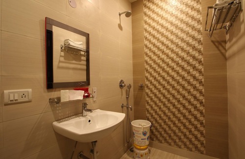 Karol Bagh Hotel | Hotel Hill Palace