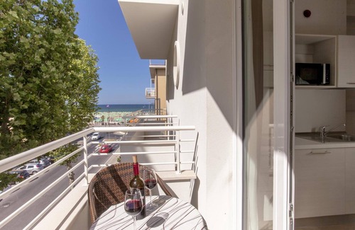 Rivabella Hotel | Hotel Houston Suites