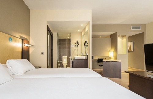 Ciudad Jardin Hotel | Hotel ILUNION Suites Madrid