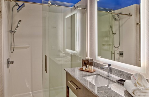 South Oakland Hotel | Hotel Indigo Pittsburgh University-Oakland by IHG
