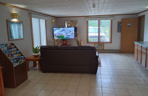 Iron Mountain Hotel | Hotel Iron Mountain Inn & Suites