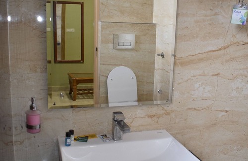 IMT Manesar Hotel | hotel jps palm inn