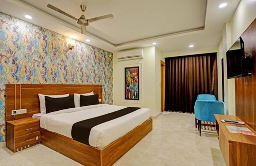 IMT Manesar Hotel | hotel jps palm inn