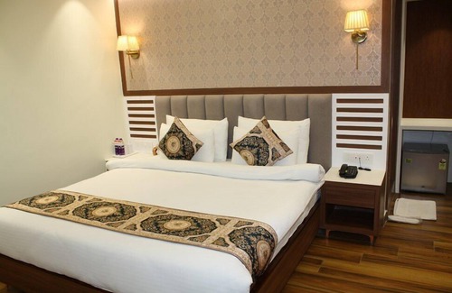 Lanka Hotel | HOTEL KESHARI PALACE