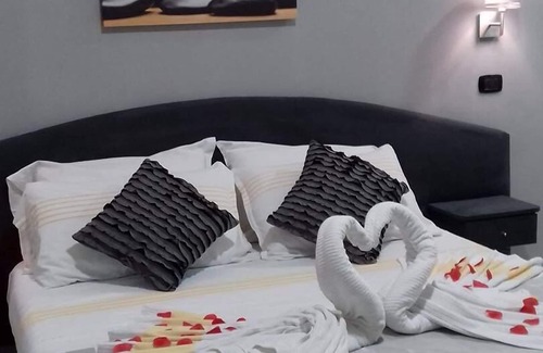 Licola Mare Hotel | Hotel LePinède