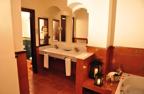 Barrio de la Vega Hotel | Hotel Los Cerezos