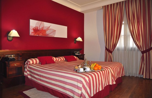 Barrio de la Vega Hotel | Hotel Los Cerezos