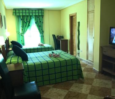 Cuevas Del Almanzora Hotel | Hotel Lucero