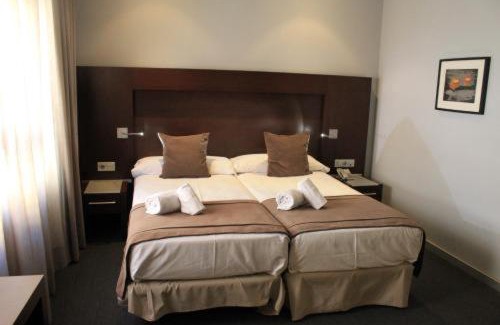 Collblanc y La Torrassa Hotel | Hotel Madanis Liceo