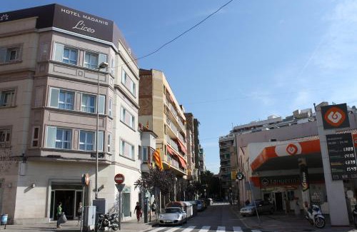 Collblanc y La Torrassa Hotel | Hotel Madanis Liceo