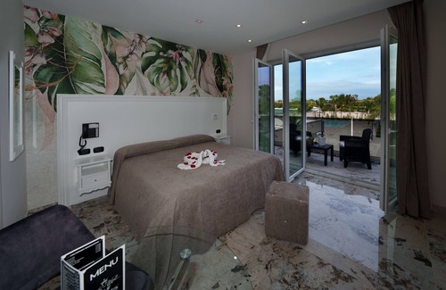 Varcaturo Hotel | Hotel Manuela