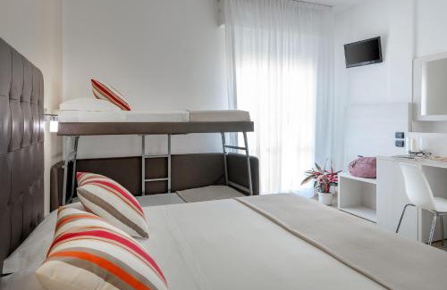 San Giuliano a Mare Hotel | Hotel Maria Serena