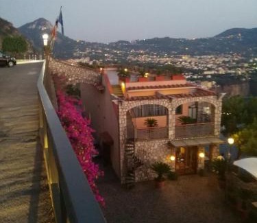 Monte Chiaro Hotel | Hotel Mega Mare