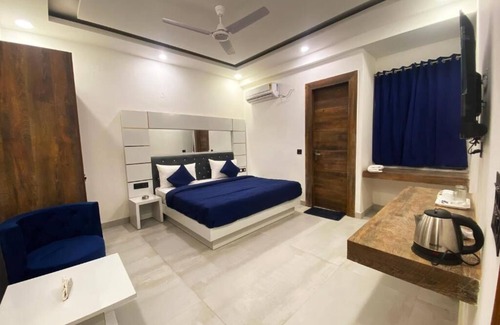 Sector 27 Hotel | Hotel Metro Stay by f9 hotels