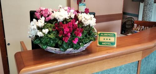 Peschiera Borromeo Hotel | Hotel Motel Est