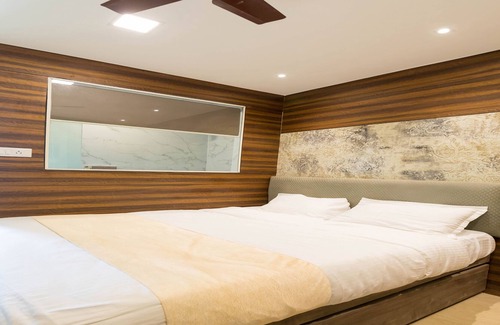 J B Nagar Hotel | Hotel New Sky Palace Residency - Near International Airport