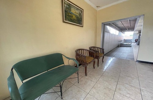 Karanganyar Hotel | Hotel O 45 Guest House