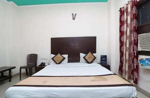 Paharganj Hotel | Hotel O Aura Palace Deluxe