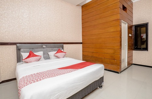 Ngaglik Hotel | Hotel O Central Batu Near Jatim Park 3 Formerly Bunga Matahari Hotel