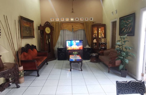 Balikpapan Hotel | Hotel O Classic Guesthouse