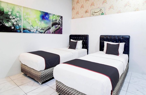 Padang House | Hotel O Jalan Jenderal Sudirman Near Imam Bonjol Square