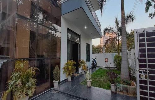 IMT Manesar Hotel | Hotel O Naveen Residancy