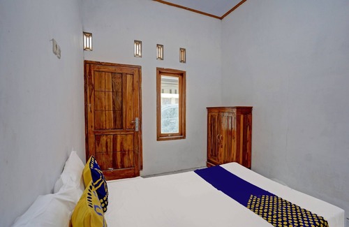 Prigen Hotel | Hotel O Surya Indah Homestay Syariah