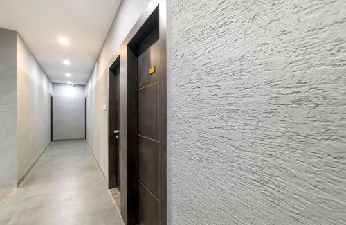 Sanwer Hotel | Hotel O The Rudransh Inn