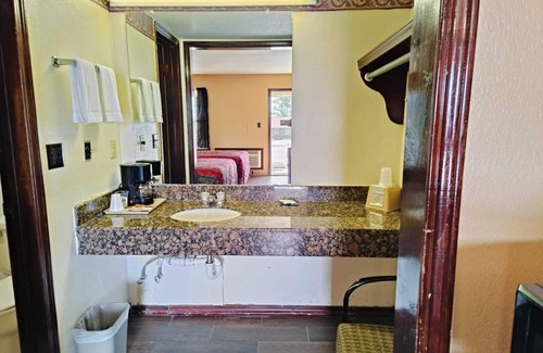 Athens Hotel | Hotel O Victorian Inn Athens TX