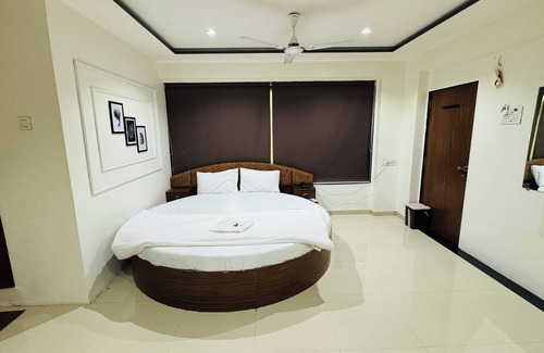 Surat Hotel | Hotel Palladium