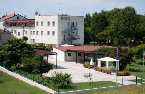 Carbonara di Po Hotel | Hotel Passacor - Business & Bike