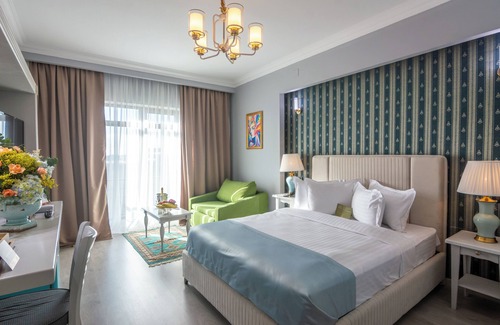 Sector 1 Hotel | Hotel Phoenicia Express