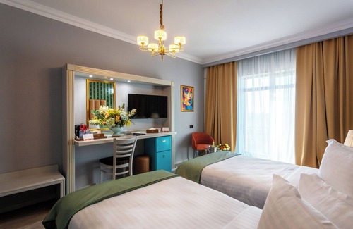 Sector 1 Hotel | Hotel Phoenicia Express