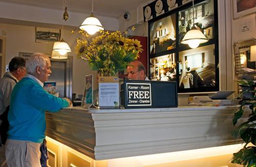 Red Light District Hotel | Hotel Prins Hendrik