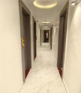 Vadodara Hotel | Hotel R Gold