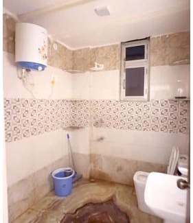 Vrindavan House | Hotel Radha Palace ! Just beside ISCKON temple and Close to Prem mandir ! Fully Air Conditioned Family rooms with Lift and Parking Availability