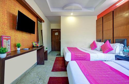 Paharganj Hotel | Hotel Re Pose Villa Walking Distance From New Delhi Railway Station and R K Ashram Metro Station
