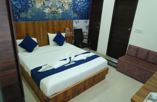 Vrindavan Hotel | Hotel RK Residency Near Prem Mandir & bankey bihari temple # budget hotel near iskon temple free parking couple friendly hotel in vrindavan