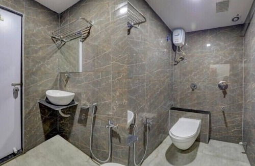 Navrangpura Hotel | HOTEL SAROVAR INN C G ROAD