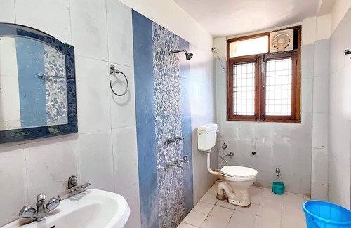 Tallital Hotel | Hotel Shah Guest House Nainital