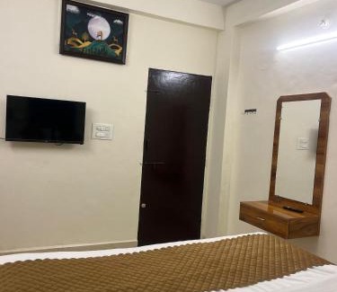 Cidco Hotel | Hotel Shree om Sai lodging
