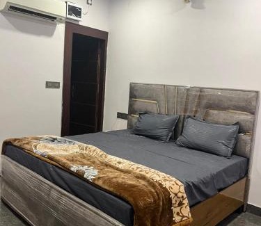Mayapur Hotel | Hotel Sn 24 Homestay