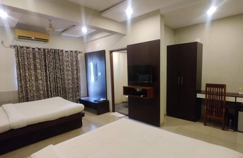 Guruvayur Hotel | Hotel Sreepathy Indraprastha