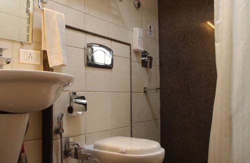 Kalighat Hotel | Hotel Sudesh Tower