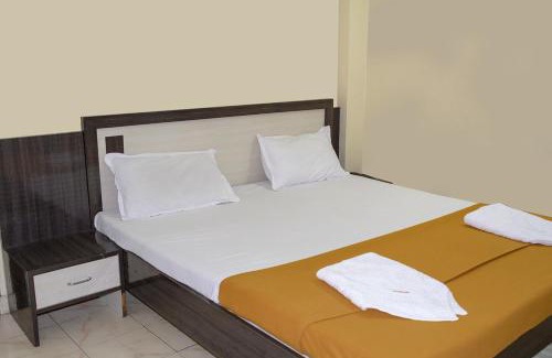 Central Pune Hotel | Hotel Synagauge Street, Camp