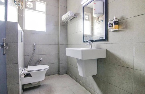 Delhi Hotel | Hotel The Rasa Kanti Nagar