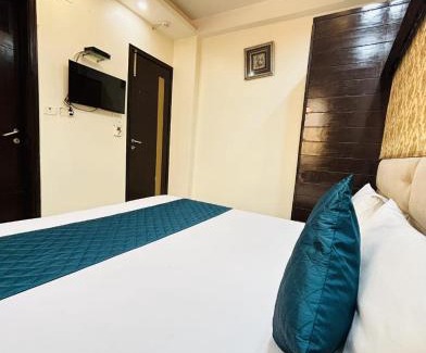 Karol Bagh Hotel | Hotel The Yug