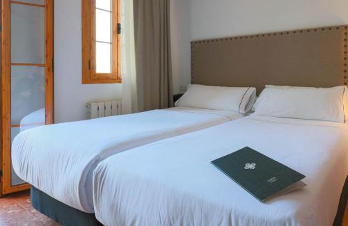 Setenil de las Bodegas Hotel | Hotel Tugasa El Almendral